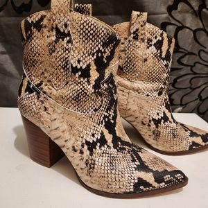 Size 8M Gibson Latimer Boots